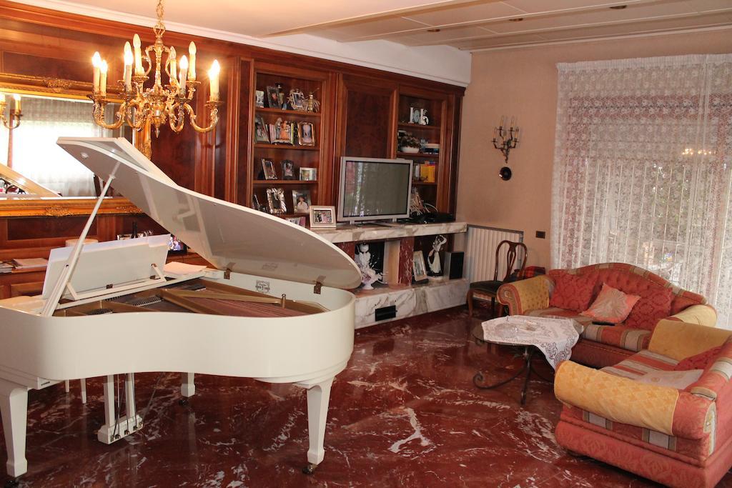 La Casa Della Musica Bed & Breakfast Ciampino Bilik gambar